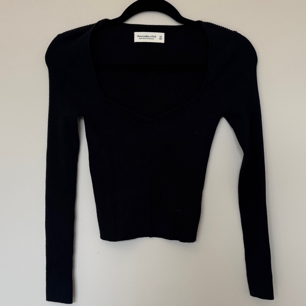 Abercrombie & Fitch Women's Black V-Neck Ribbed Sweater